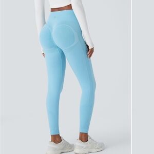 New In Packaging Halara Blue Topaz Seamless Butt Lifting Leggings 7/8 Leggings